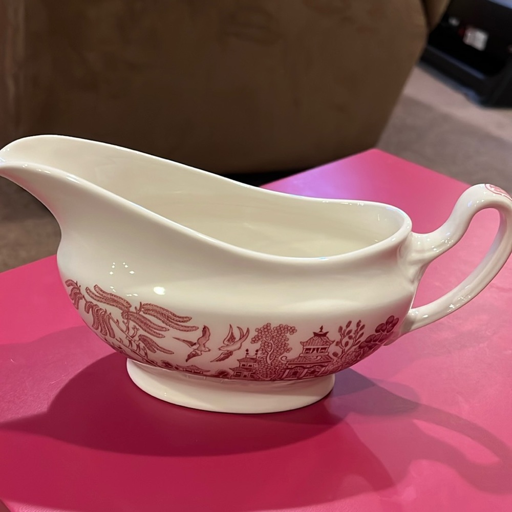 Churchilll gravy boat NWT